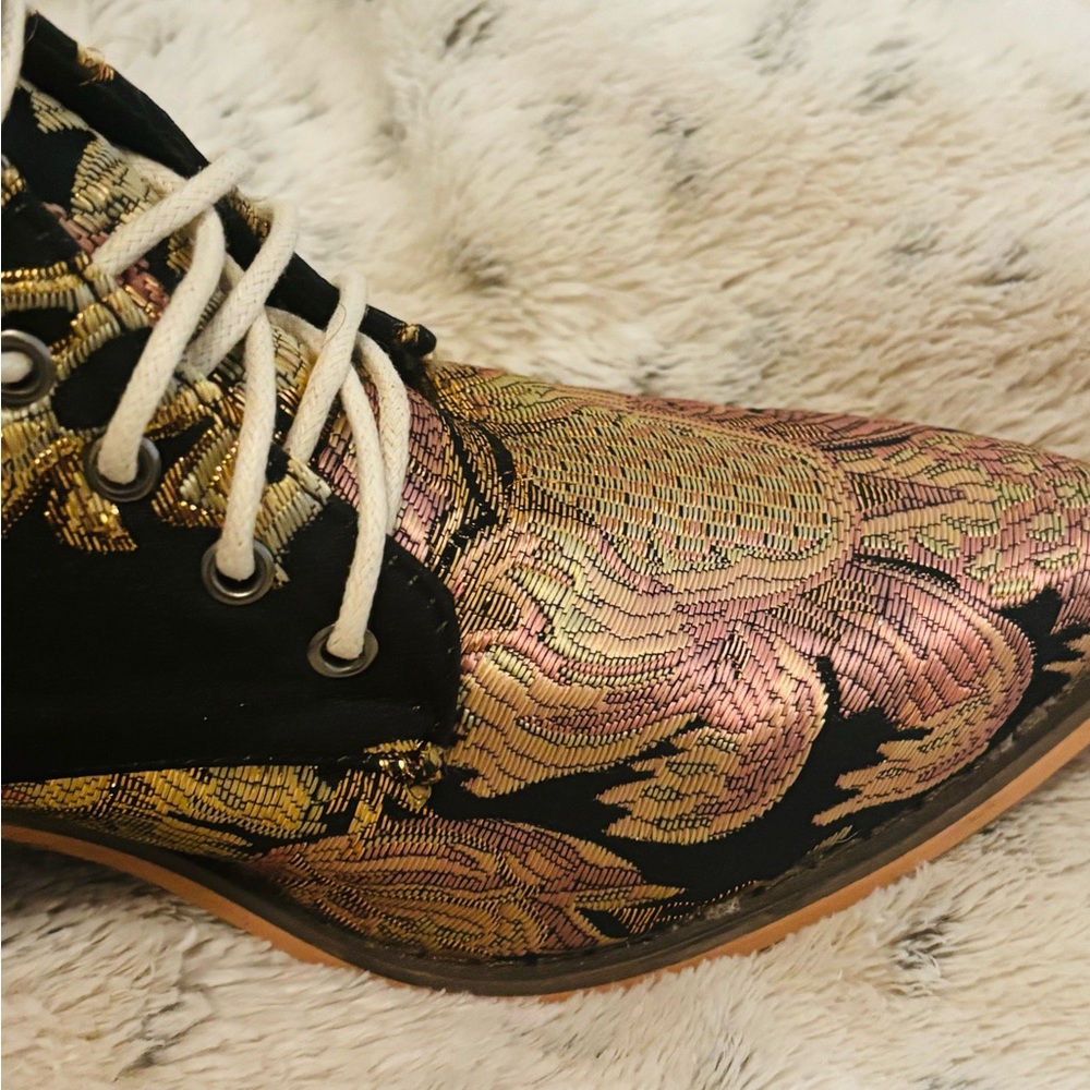 New tapestry print booties w/chunk heel.